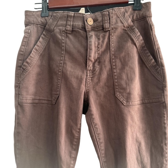 Brown denim like material deep pockets elastic waistband. size 6 regular - Picture 4 of 9